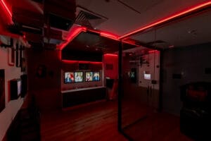 الدليل لأفضل سكيب روم في الخبر لعام 2026: تجربة "أنون روم" الاستثنائية 2 أفضل-سكيب-روم-في-الخبر